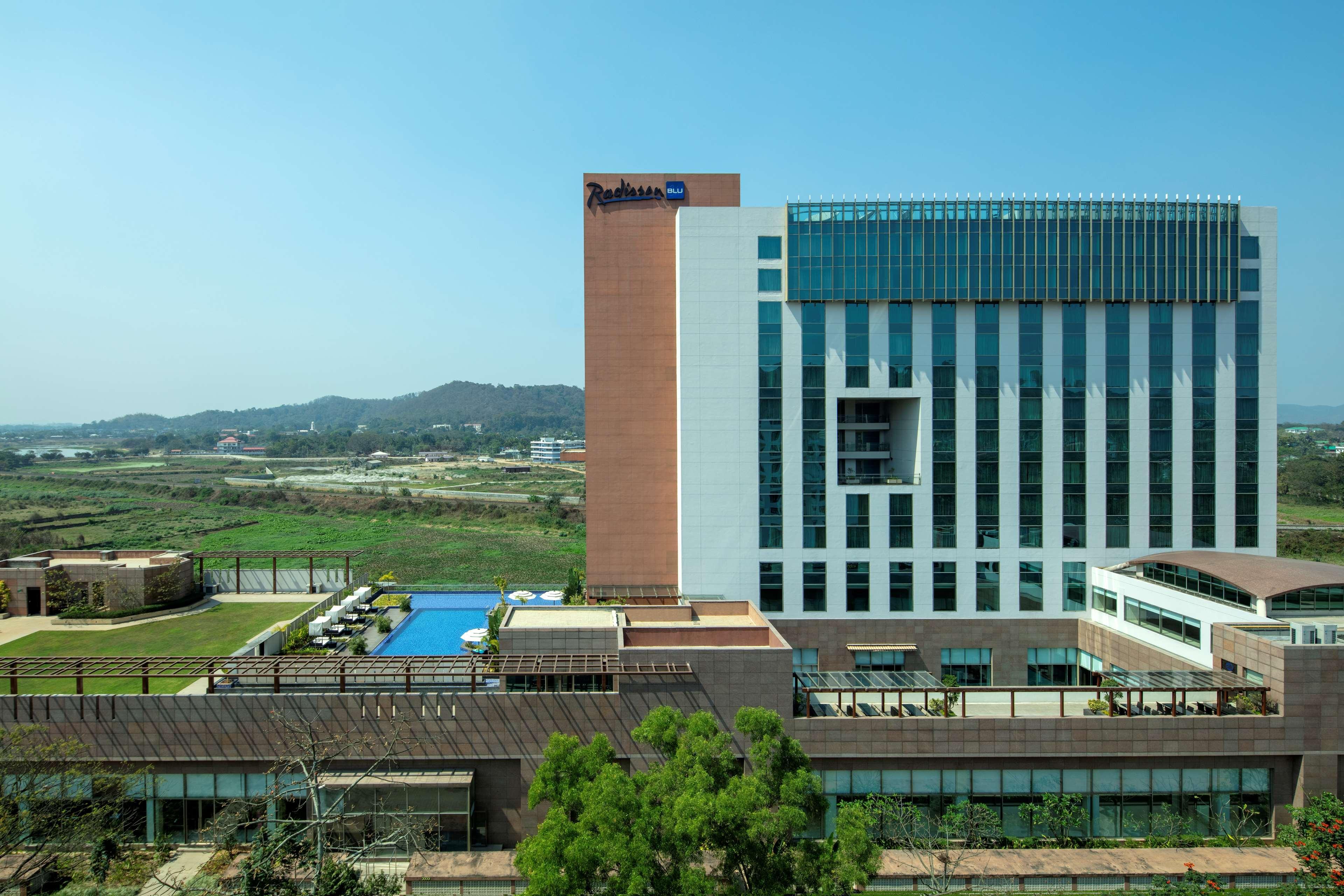 Radisson Blu Hotel Guwahati Dış mekan fotoğraf Radisson Blu Hotel, Kathmandu