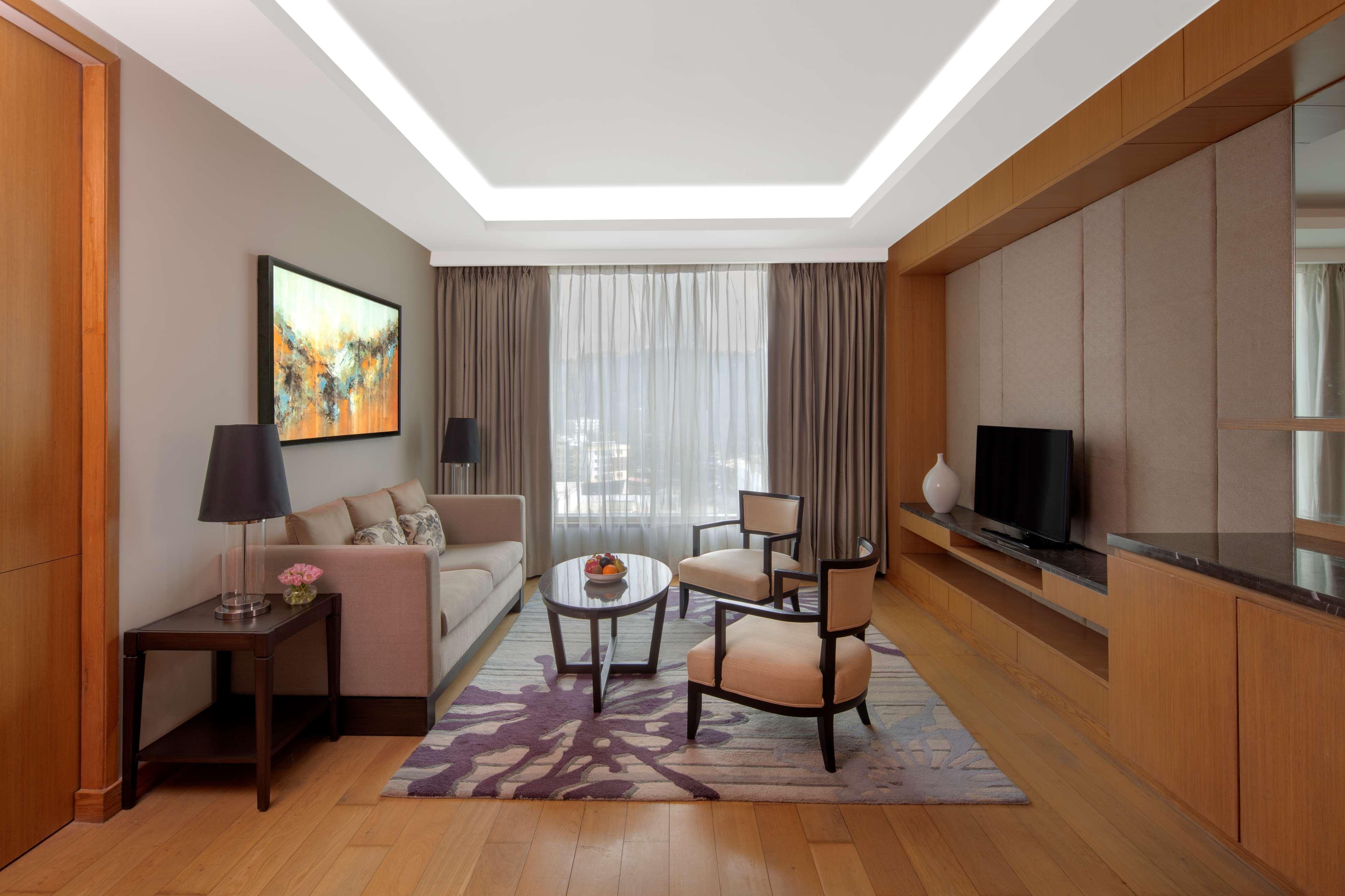 Radisson Blu Hotel Guwahati Dış mekan fotoğraf Living room