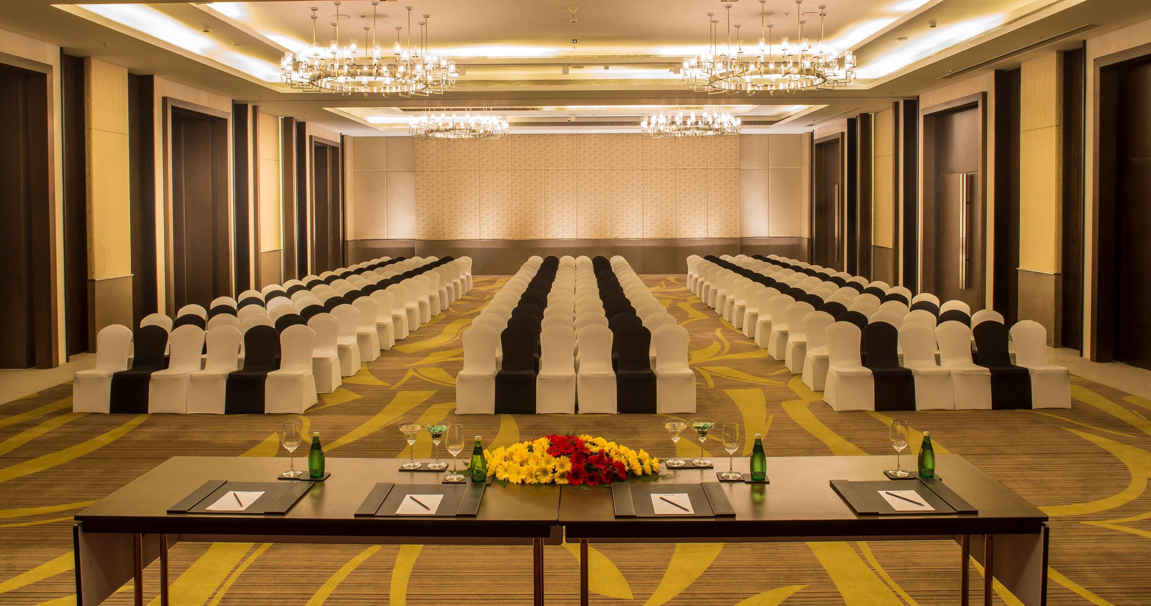 Radisson Blu Hotel Guwahati Dış mekan fotoğraf The Grand Ballroom