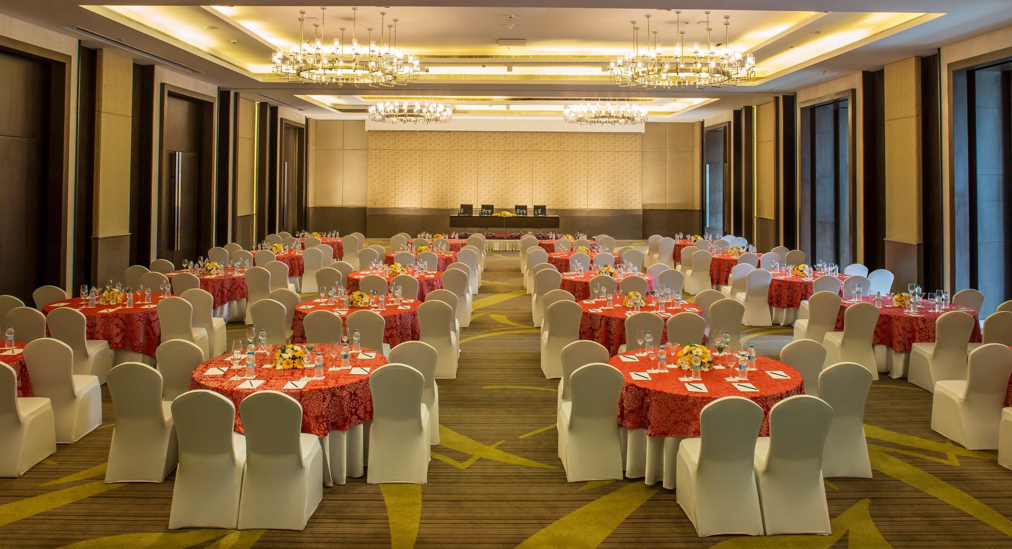 Radisson Blu Hotel Guwahati Dış mekan fotoğraf The Grand Ballroom