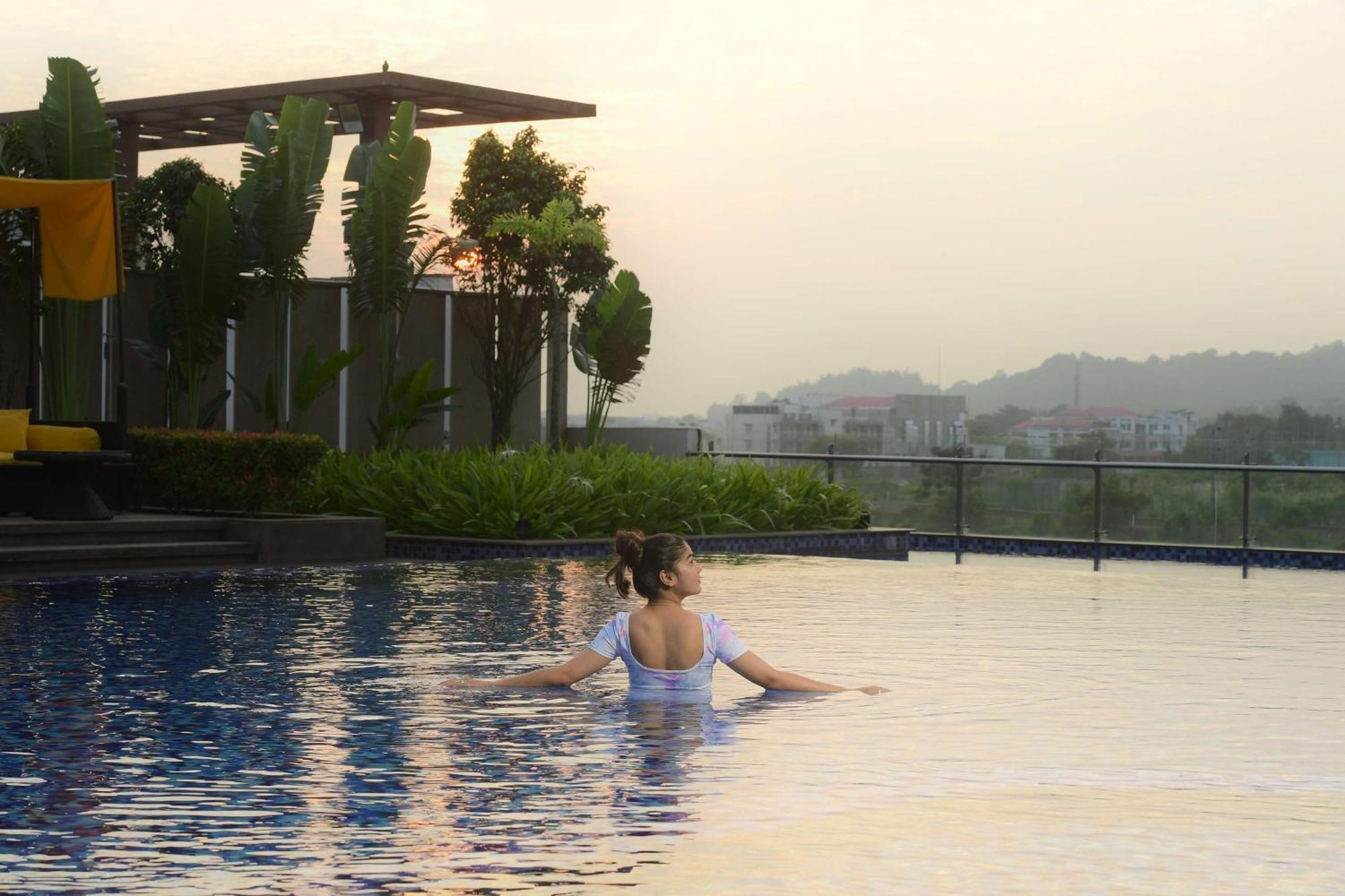 Radisson Blu Hotel Guwahati Dış mekan fotoğraf